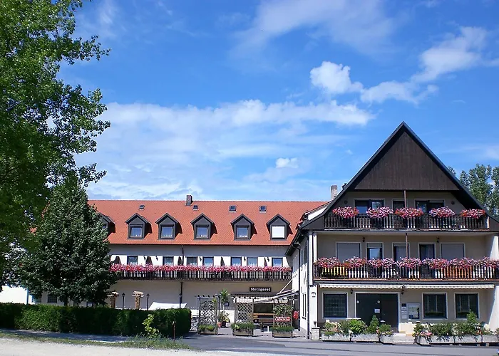 Land-gut-hotel Zum Bartl Hotel 3*