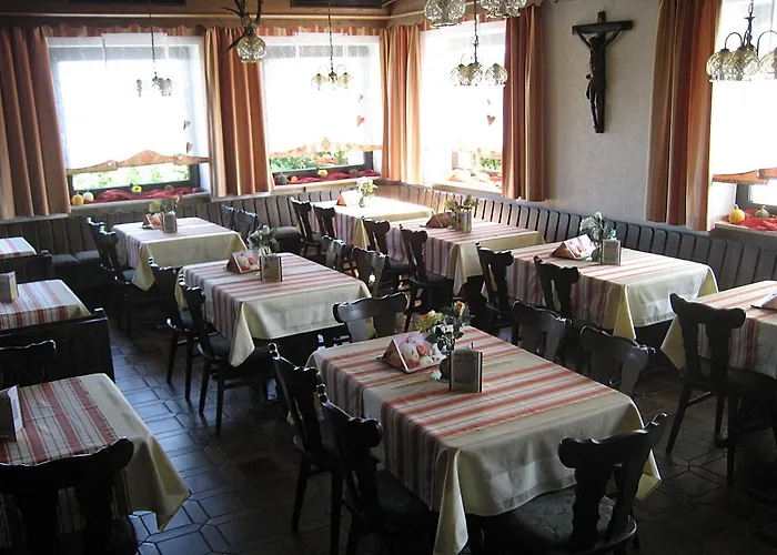 Land-gut-hotel Zum Bartl Hotel 3*